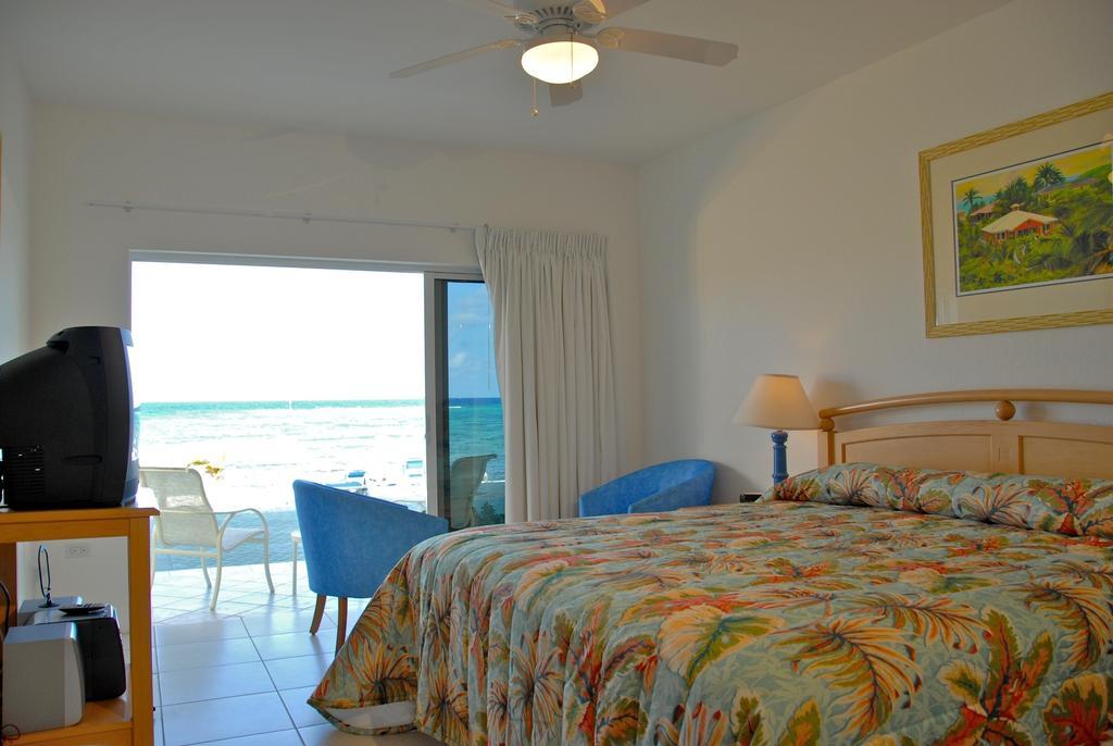 Castaways Cayman Beach Resort Grand Cayman Room photo