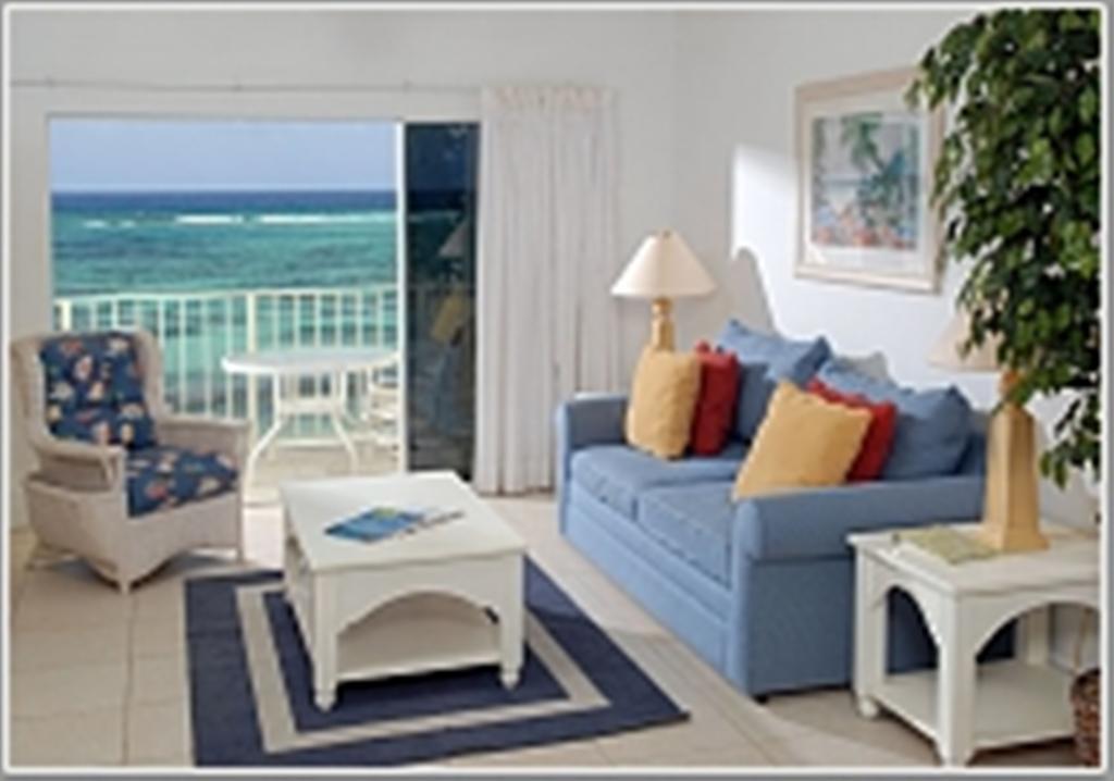 Castaways Cayman Beach Resort Grand Cayman Room photo