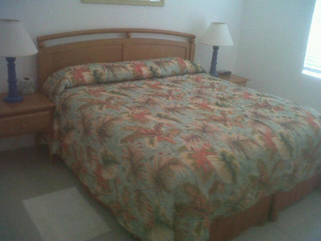 Castaways Cayman Beach Resort Grand Cayman Room photo