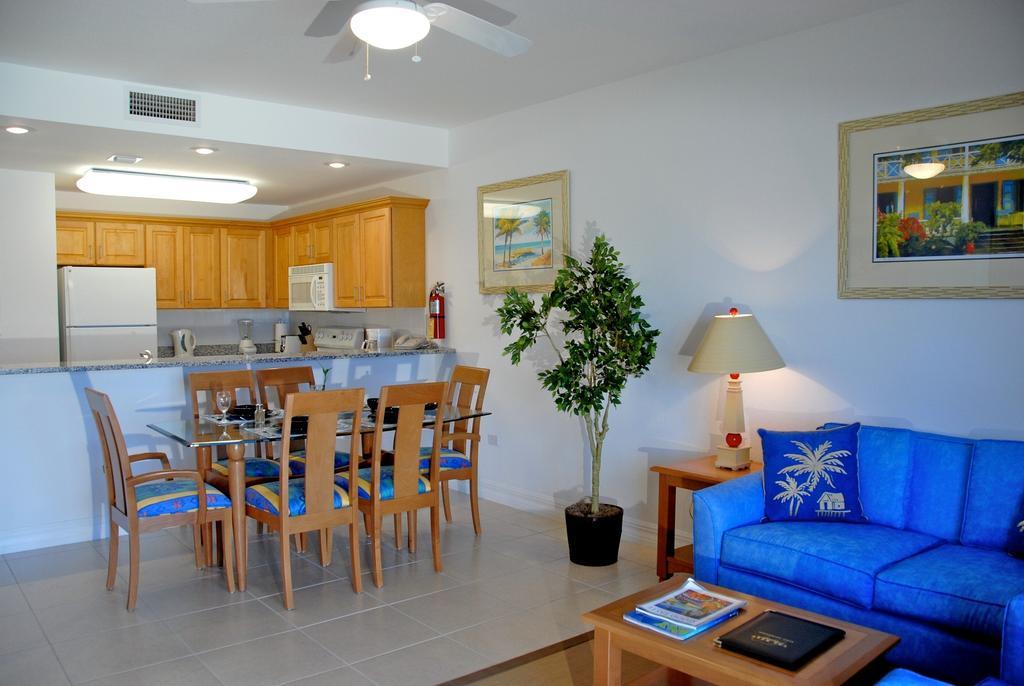 Castaways Cayman Beach Resort Grand Cayman Room photo